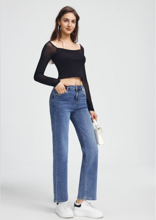 Vue de profil jean skinny