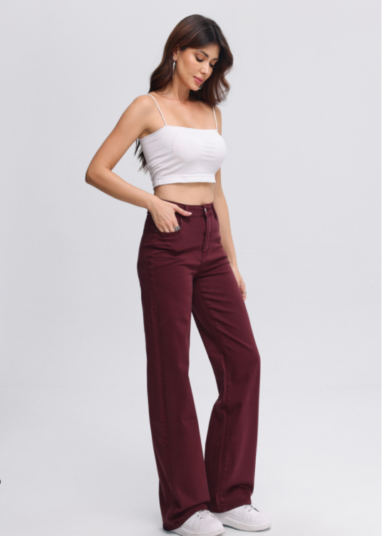 Vue de face jean mom