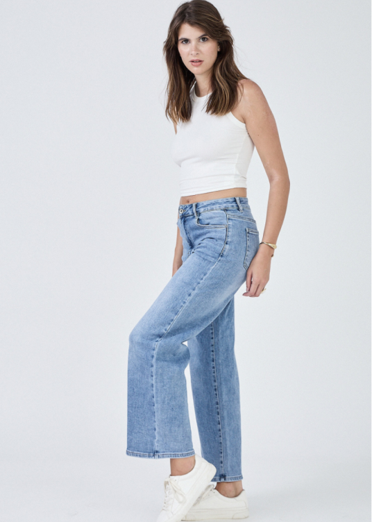 Vue de profil jean skinny