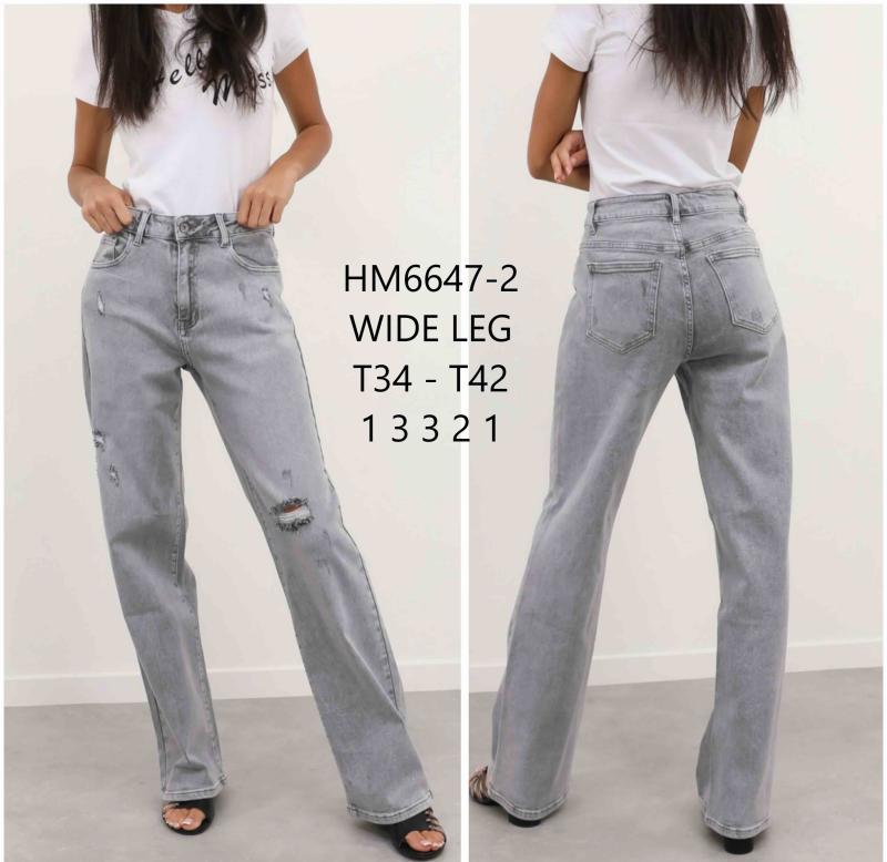 Jeans droit et large déchiré