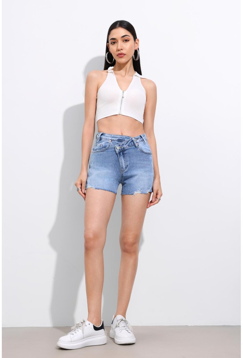 Short à bouton asymétrique